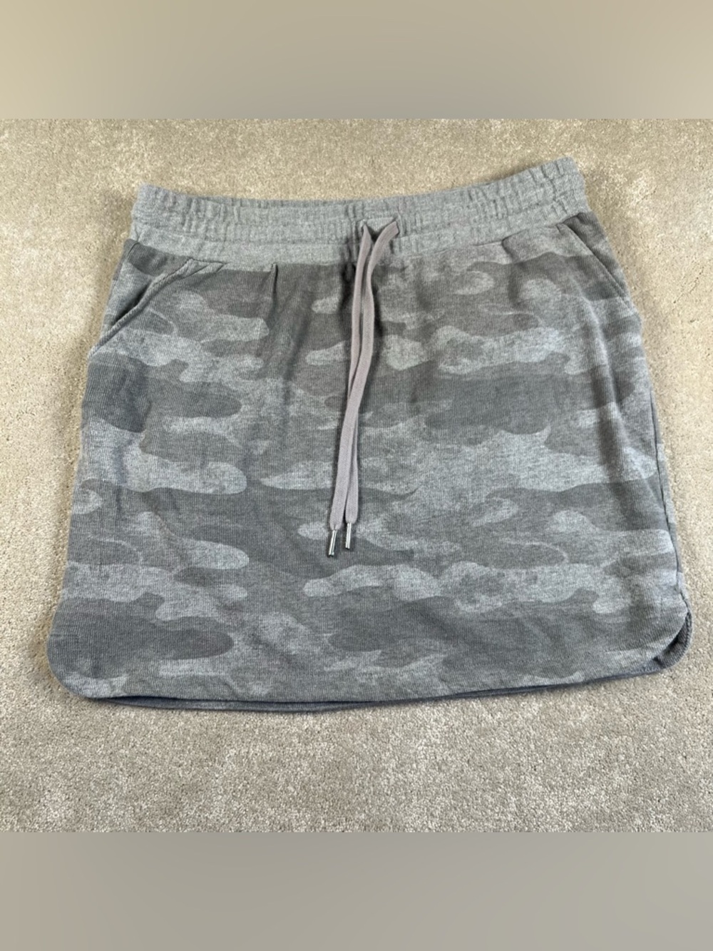 Maurices skirt camo gray pull on stretch casual comfy women's medium